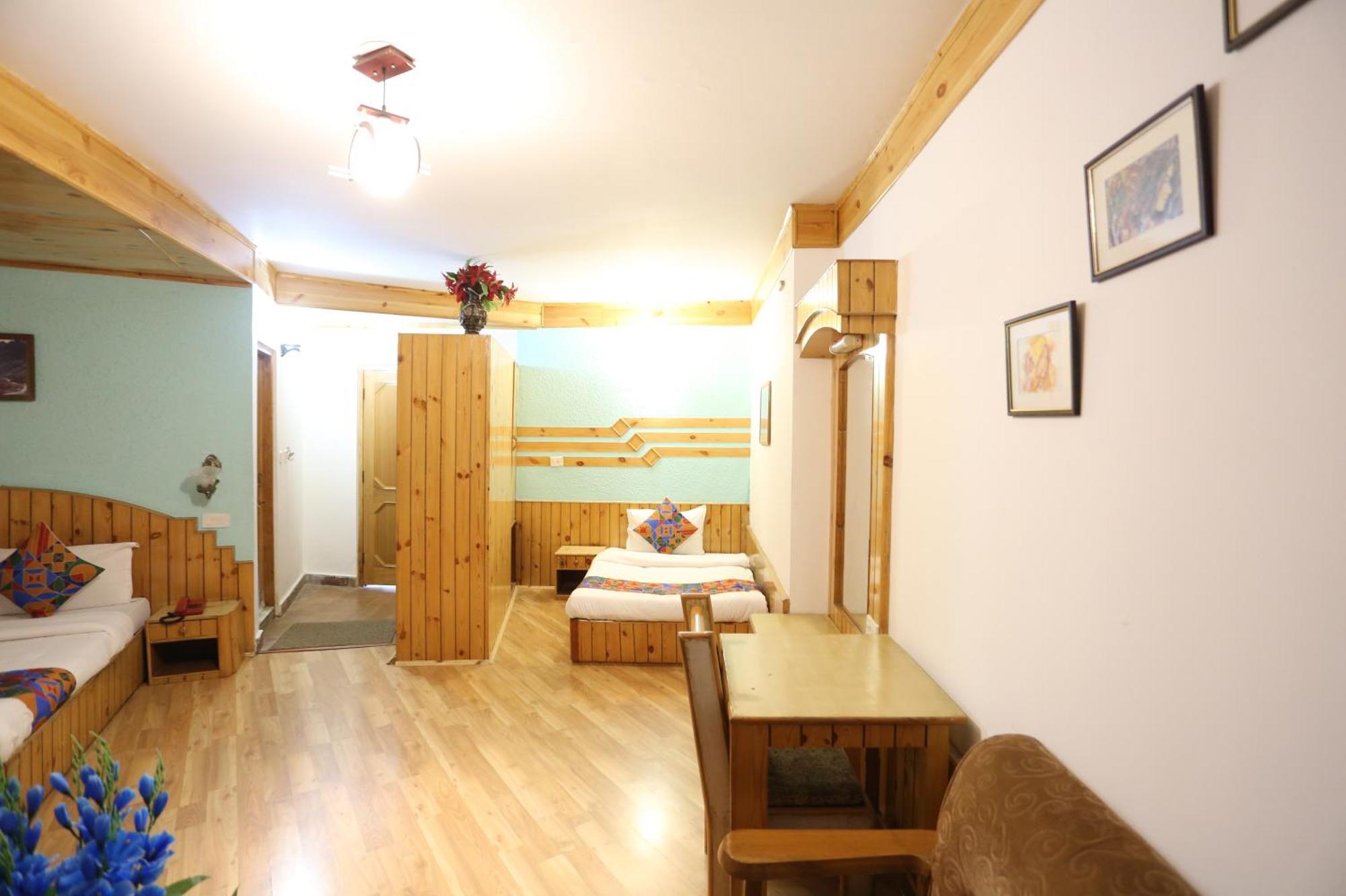 Hotel Surbhi Vashist Luaran gambar
