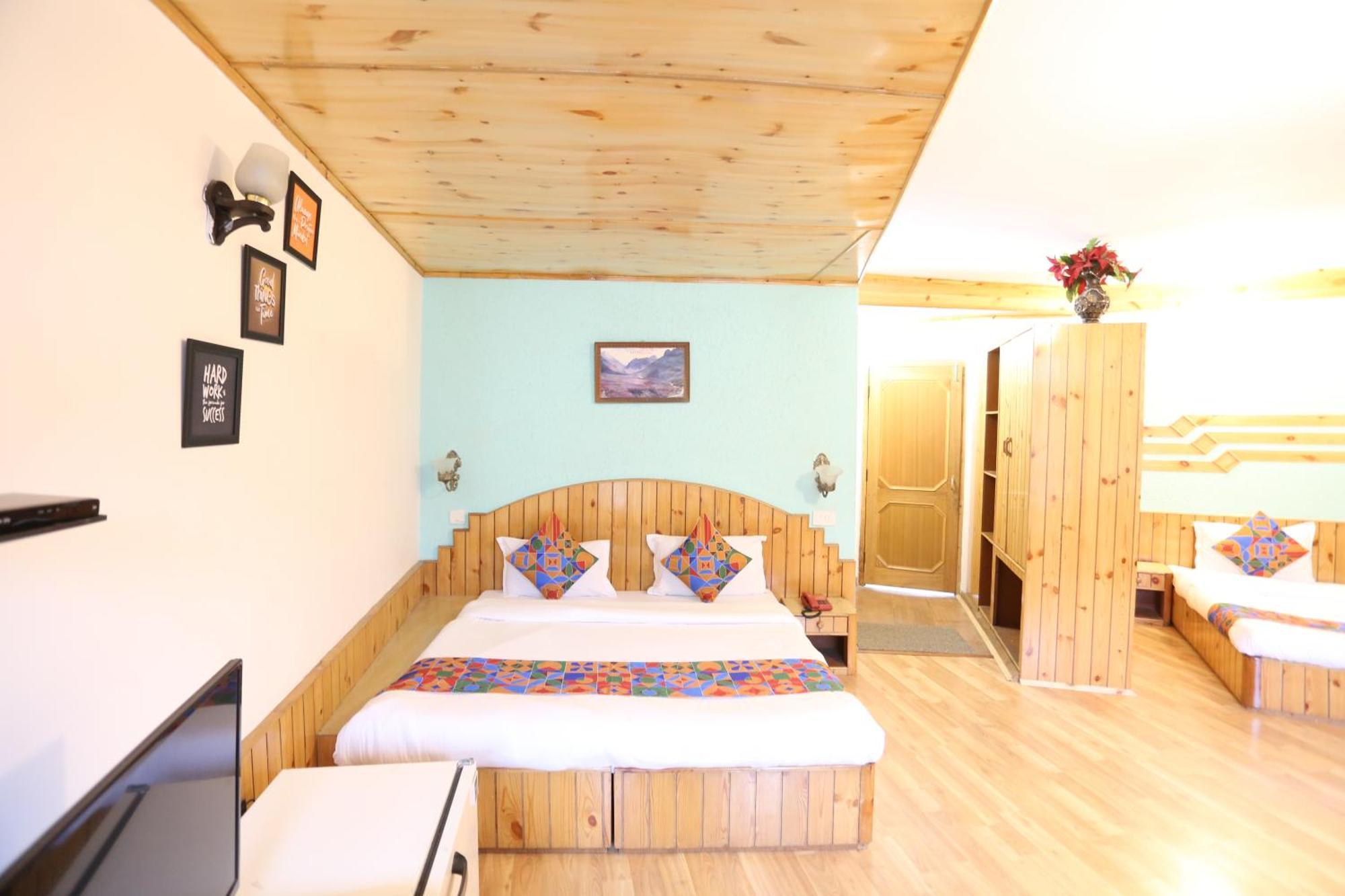 Hotel Surbhi Vashist Luaran gambar
