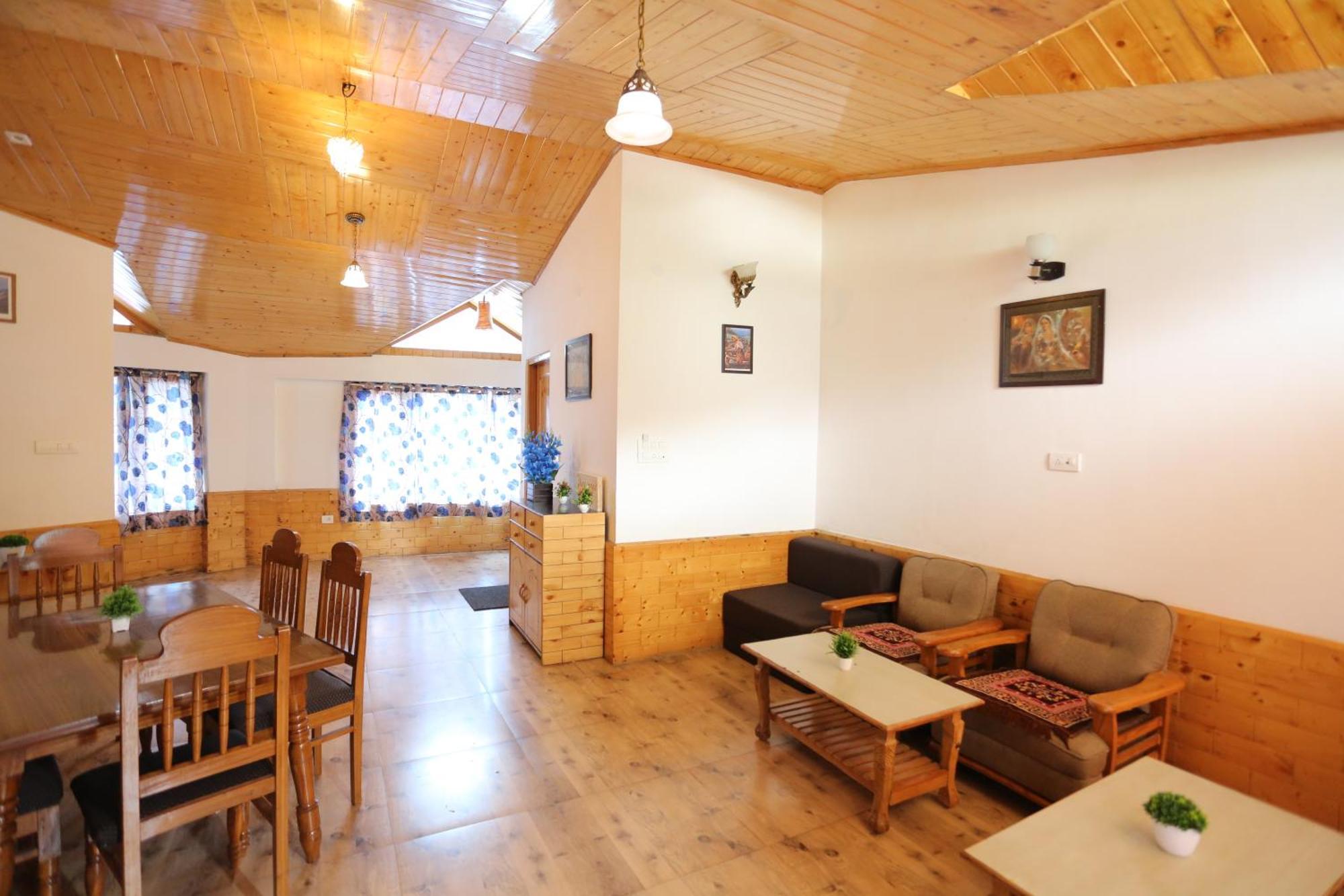 Hotel Surbhi Vashist Luaran gambar