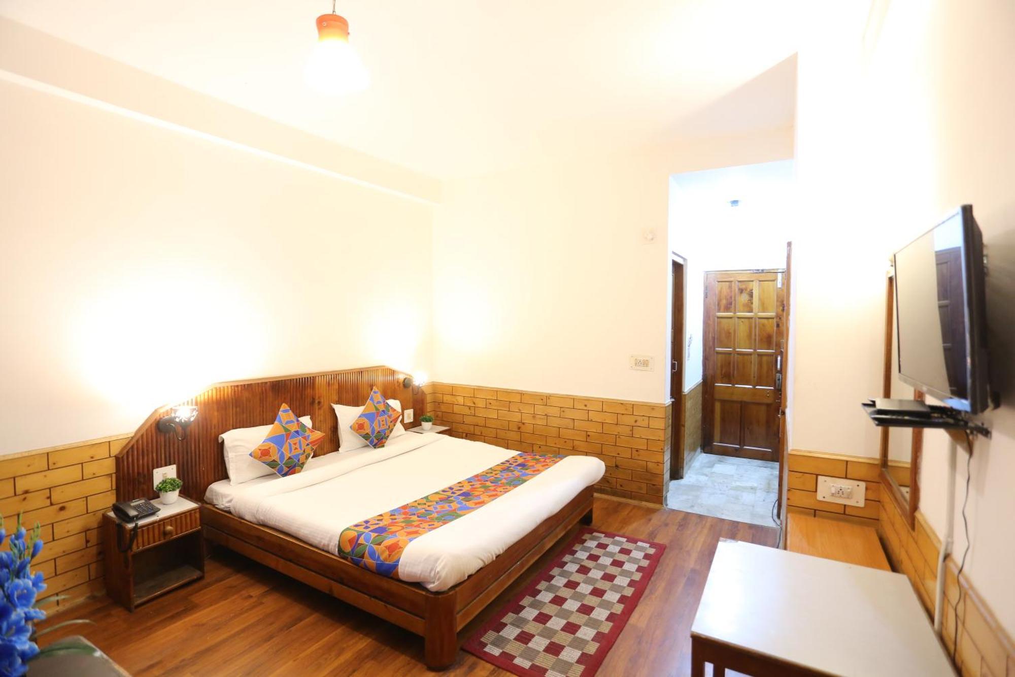 Hotel Surbhi Vashist Luaran gambar